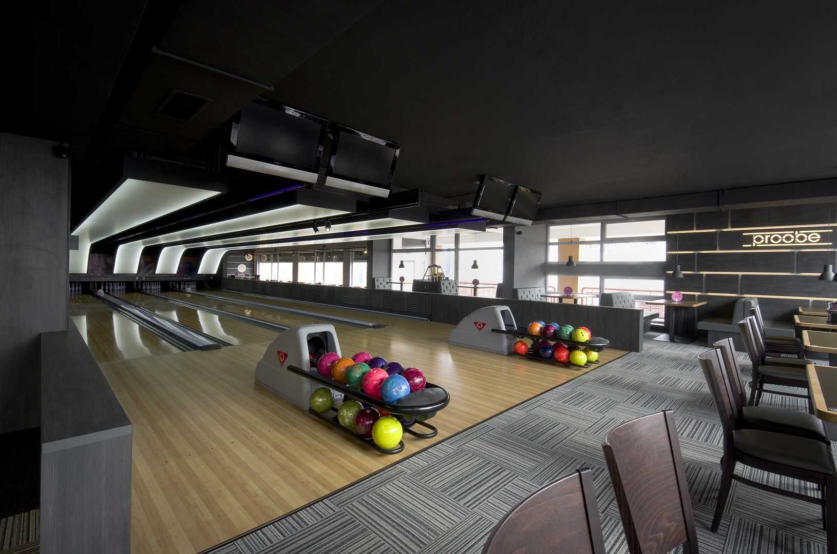 PROOBE BOWLING & BAR